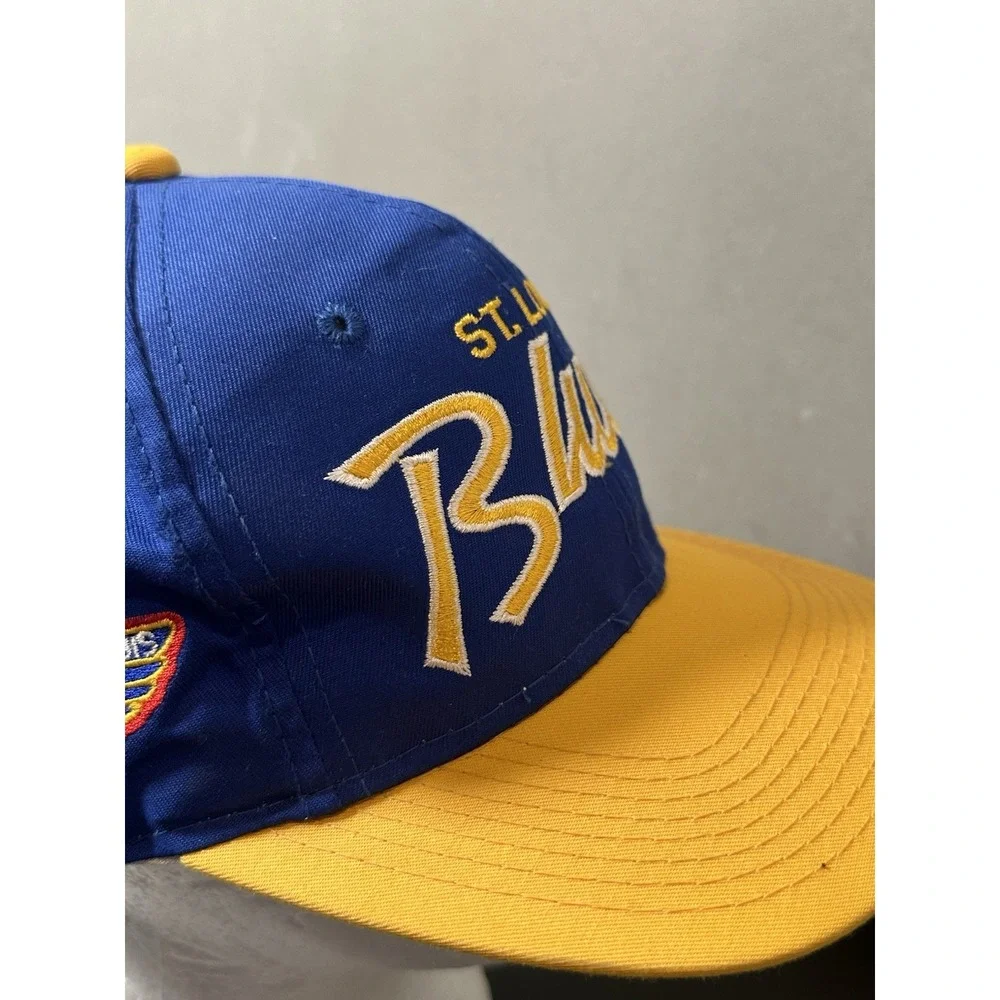 sports‎ specialties vintage St Louis Blues SnapBack Hat Youth Size